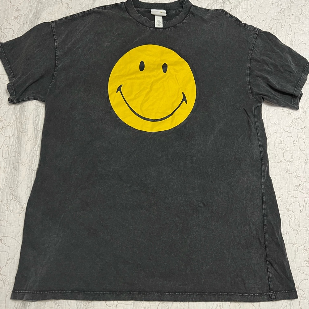 Smiley oversized shirt black acid wash